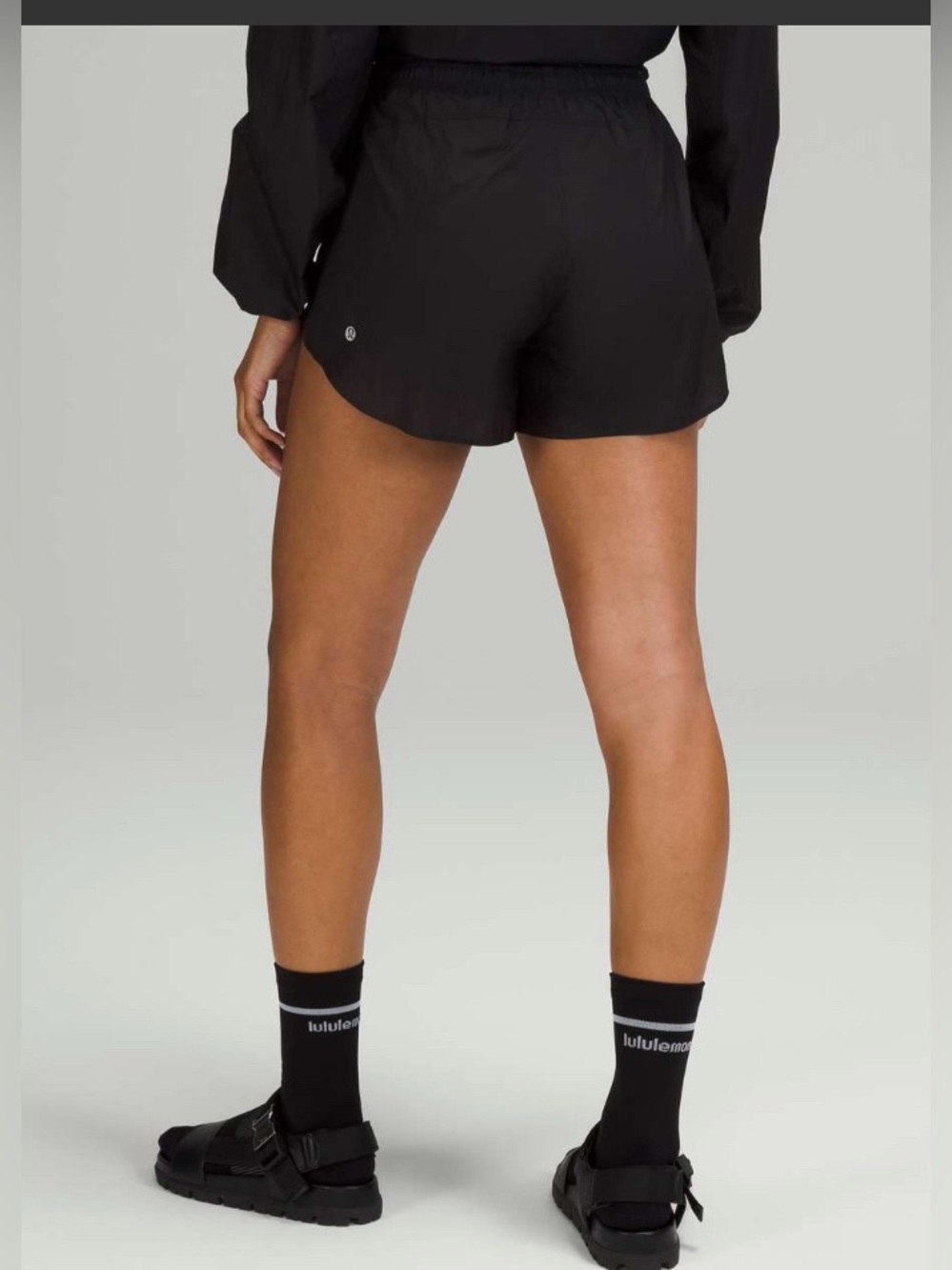 Lululemon Step Out High Rise Short 3"
Black size 2. Great condition